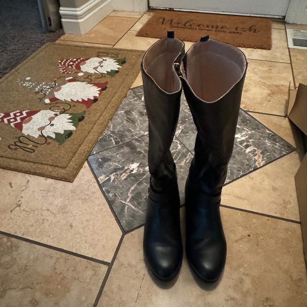 Cute black boots